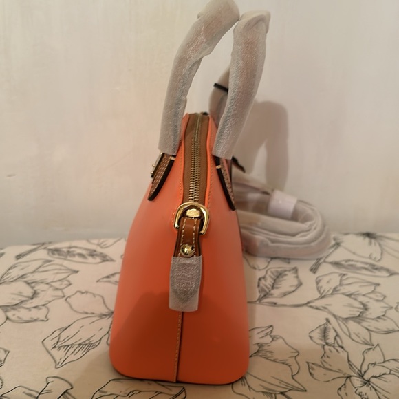 Handbag - Picture 3 of 7